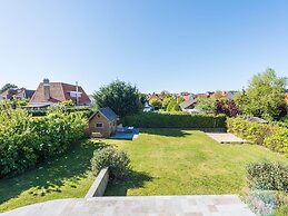 Villa in Koksijde Near Town Center