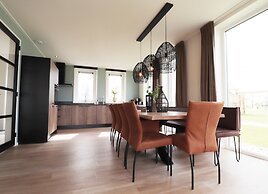 Spacious Familyhome Near the Water