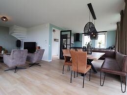 Spacious Familyhome Near the Water
