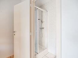 Modern 1st Floor Apartment in Oostduinkerke