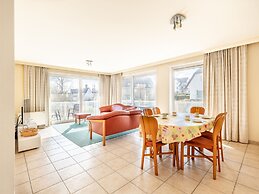 Modern 1st Floor Apartment in Oostduinkerke