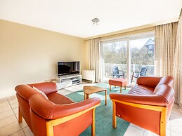 Modern 1st Floor Apartment in Oostduinkerke