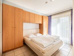 Modern 1st Floor Apartment in Oostduinkerke