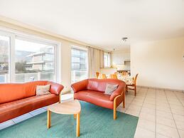 Modern 1st Floor Apartment in Oostduinkerke