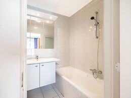 Modern 1st Floor Apartment in Oostduinkerke