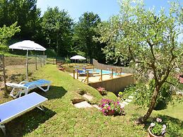 Gorgeous Cottage in Pescaglia With Swimming Pool