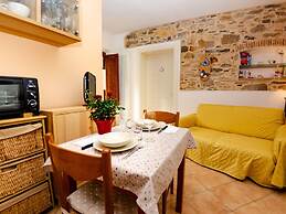 Gorgeous Cottage in Pescaglia With Swimming Pool