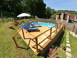 Gorgeous Cottage in Pescaglia With Swimming Pool
