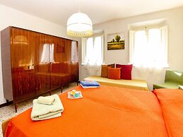 Gorgeous Cottage in Pescaglia With Swimming Pool