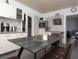 Elas Place Modern Retreat