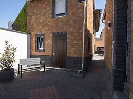 Elas Place Modern Retreat