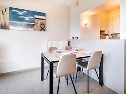 Vitalo 401 With sea View Located on the Dike