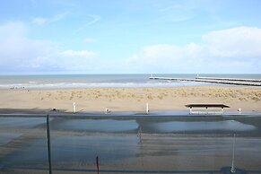 Apartment in Nieuwpoort With sea View