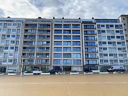 Apartment in Nieuwpoort With sea View