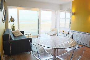Apartment in Nieuwpoort With sea View