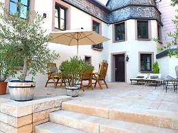 Halfenschanke Modern Retreat