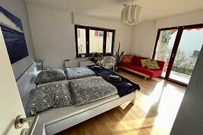 Holiday Apartment by the Pond