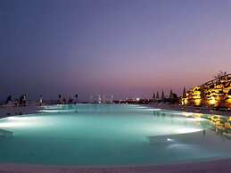Apartment With Garden in Resort With Pool