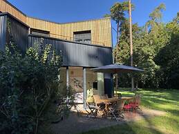 Super Nice Holiday Home by the Lake