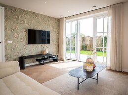 New Thatched Villa Near the Beach