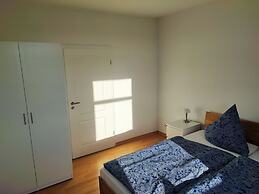 in the Countryside Modern Retreat