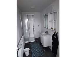 in the Countryside Modern Retreat