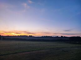 in the Countryside Modern Retreat