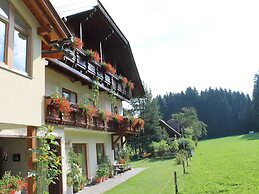 Apartment in Tropolach With Sauna