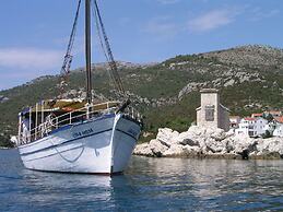 Mesmerising Apartment in Klek