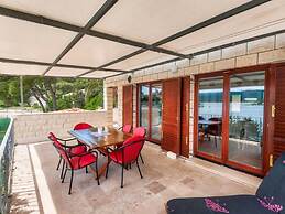 Mesmerising Apartment in Klek