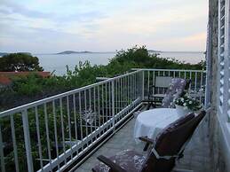 Apartments Villa Mare - One Bedroom Apartment With Balcony and Sea Vie