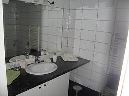 Apartments Villa Mare - One Bedroom Apartment With Balcony and Sea Vie