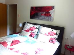 Apartment With Sauna and Lakeview