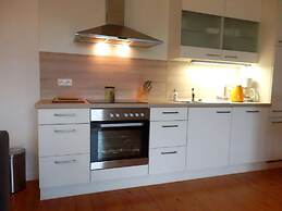 Apartment With Sauna and Lakeview