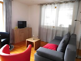 Apartment With Sauna and Lakeview