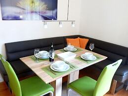 Apartment With Sauna and Lakeview