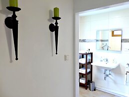 Apartment With Sauna and Lakeview