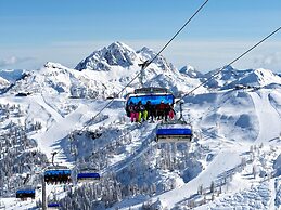Apartment With Sauna and Lakeview