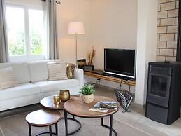 Comfortable Holiday Home With Pool