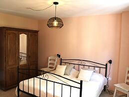 Comfortable Holiday Home With Pool
