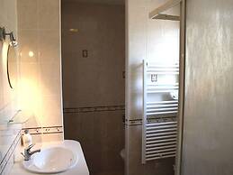 Comfortable Holiday Home With Pool