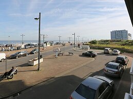 Sirius With sea View Located on the Dike