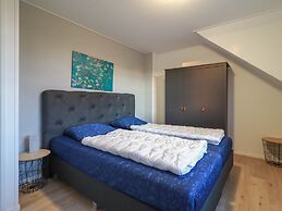 Spacious Villa in a Holiday Park in Makkum