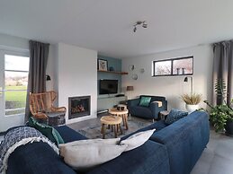 Spacious Villa in a Holiday Park in Makkum