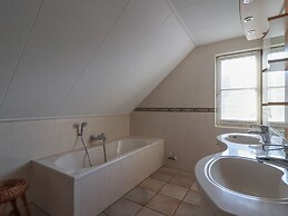 Spacious Villa in a Holiday Park in Makkum