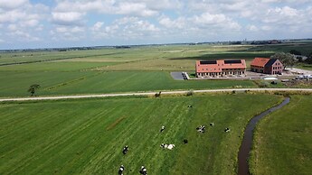 Villa in Leons With Sloop Rentals