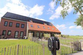Villa in Leons With Sloop Rentals