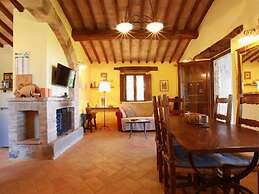 Nice Apartment in Seggiano
