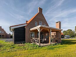 Villa With hot tub and Sauna, on a Holiday Park