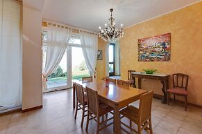 Villa Near Lake Garda With Bubble Bath